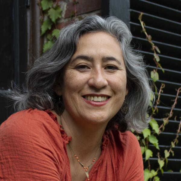 Julie Mallozzi headshot