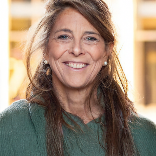 Lainey Moseley headshot