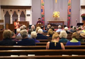 Lucio speaks to congregation