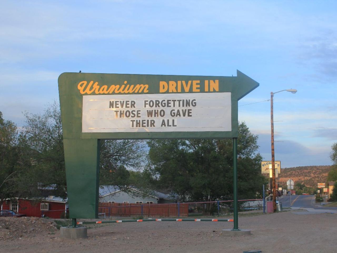 Uranium-Drive-in film still